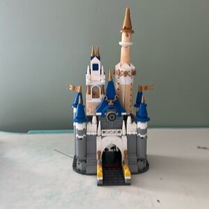 Building bricks castle great condition!!!